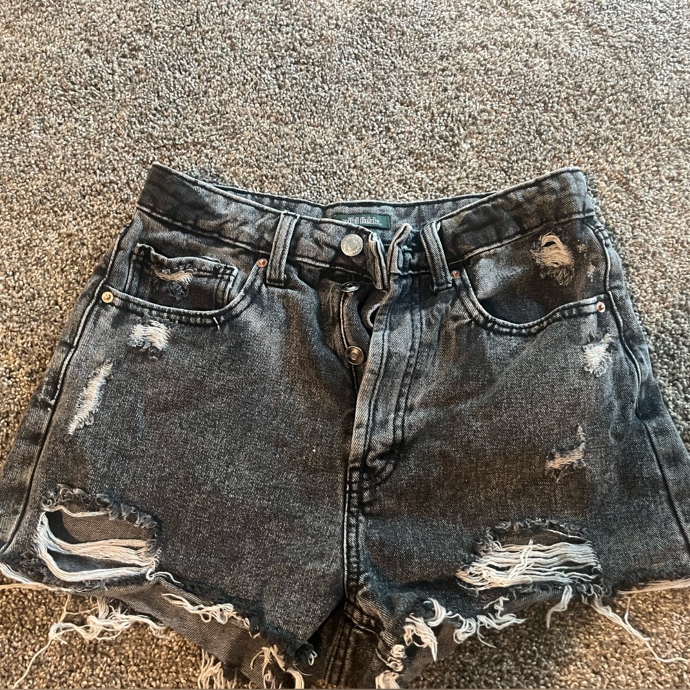 Wild fable gray jean shorts. High rise button up great condition